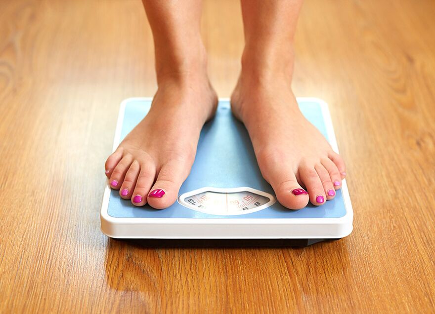 The numbers on the scales will please you if you follow the rules of a healthy diet. 